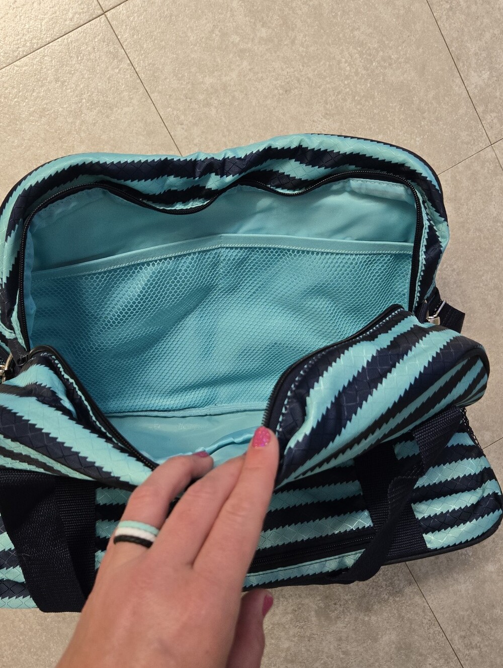 Thirty-One All In Tote - Picture 4 of 5